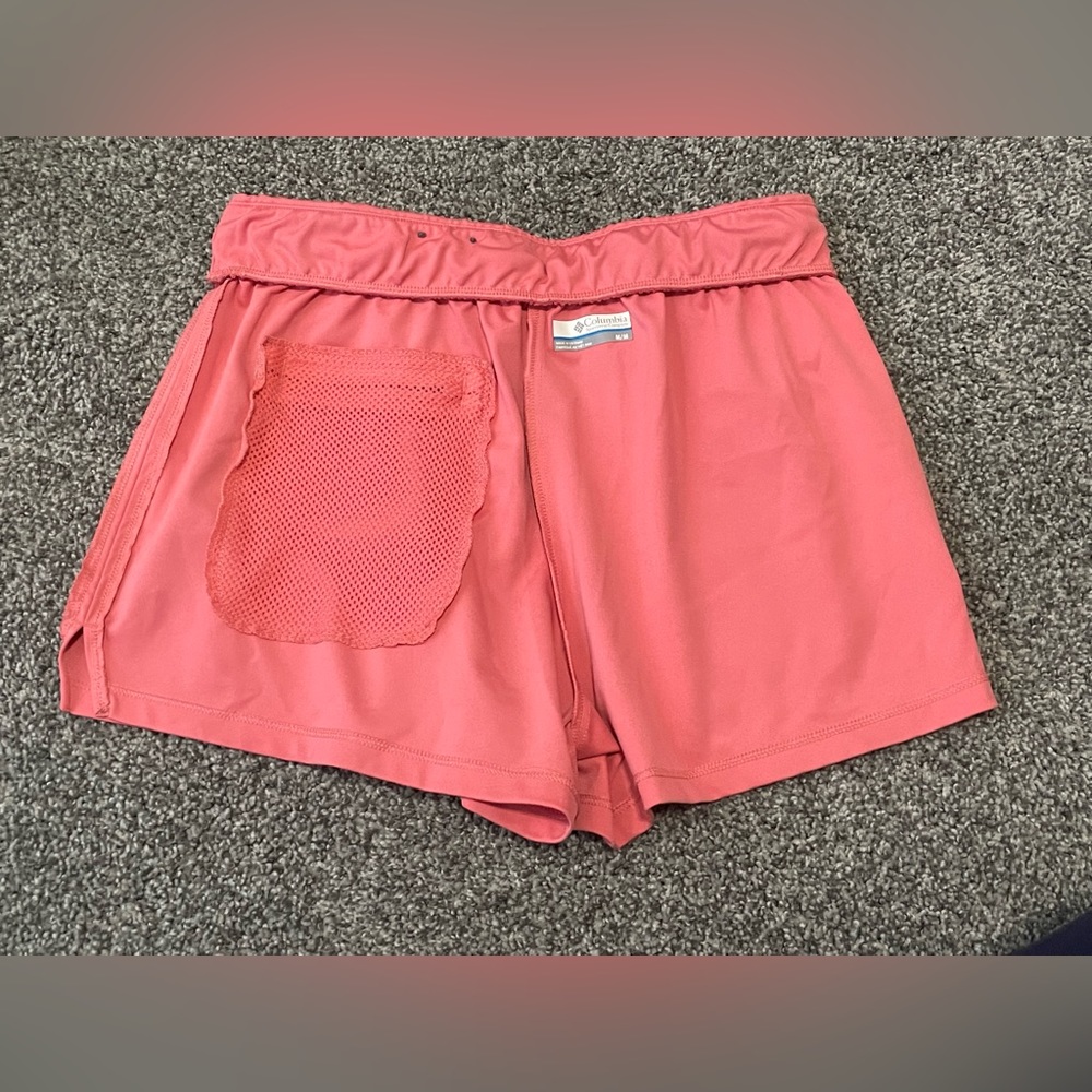 Women’s Columbia sportswear shorts. Size medium. - Picture 4 of 8